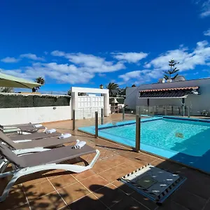 https://villa-emilia.in-canary-islands.com